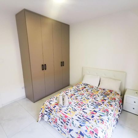 The White Pearl Apartment Larnaca Esterno foto