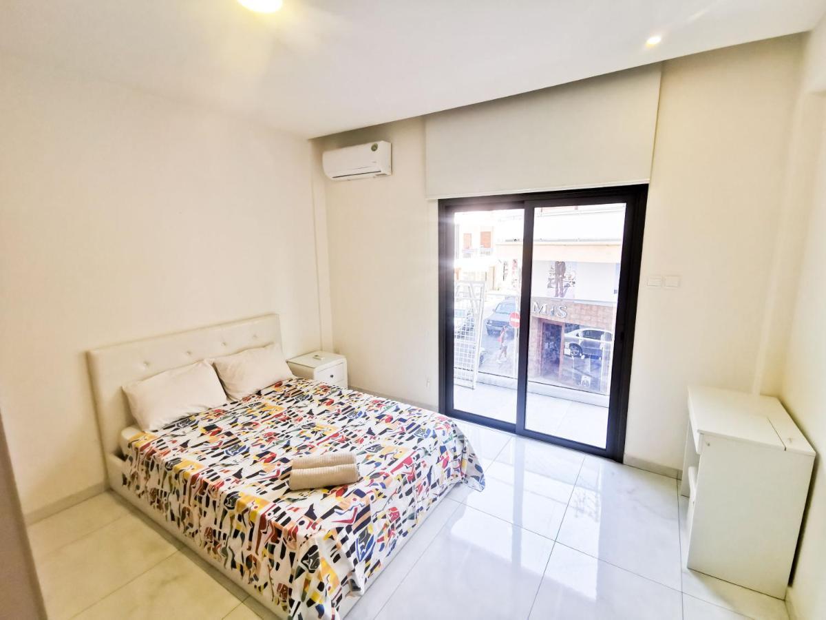 The White Pearl Apartment Larnaca Esterno foto