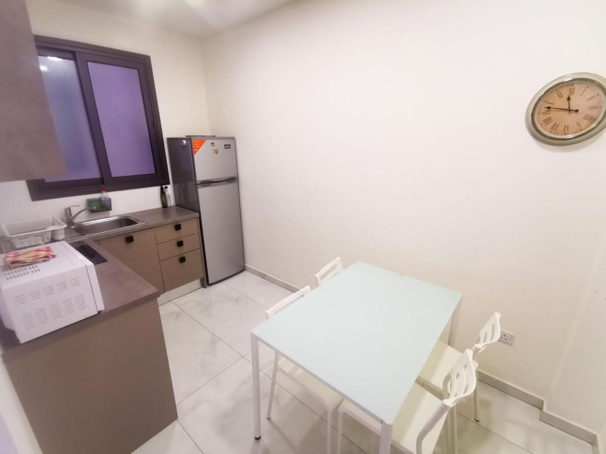 The White Pearl Apartment Larnaca Esterno foto