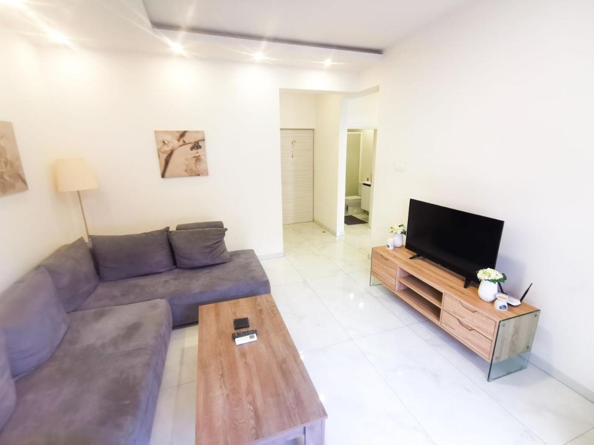 The White Pearl Apartment Larnaca Esterno foto