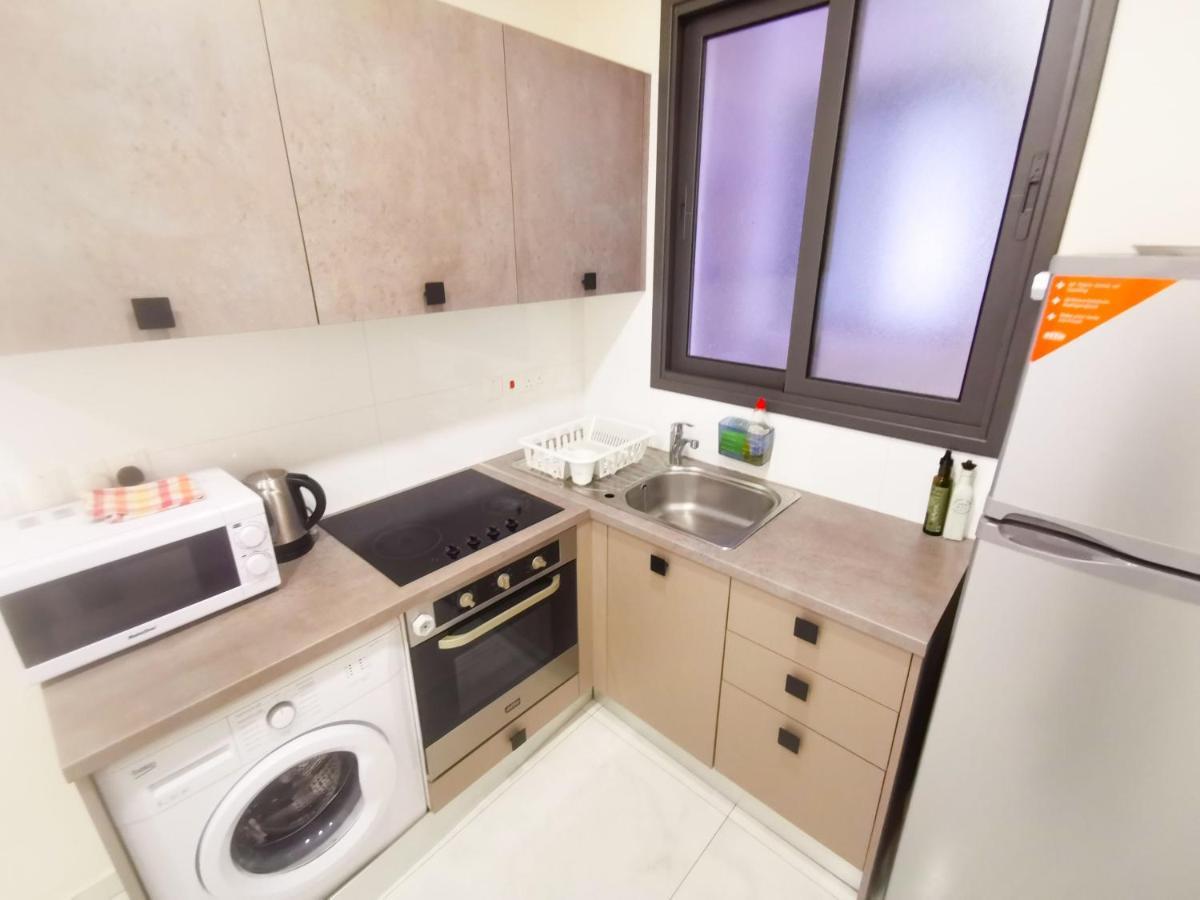 The White Pearl Apartment Larnaca Esterno foto